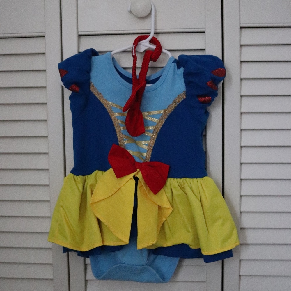 Snow White Disney Baby Costume 18-24 months (EUC)